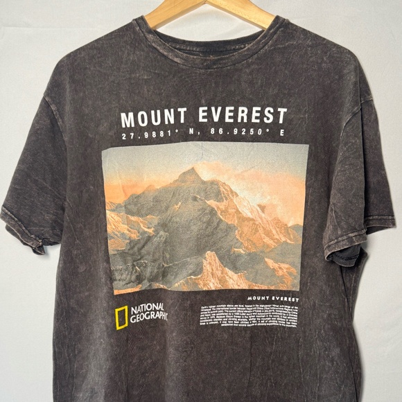 National Geographic Graphic T-Shirt – Size M/L – Explore More Tee - Picture 1 of 3